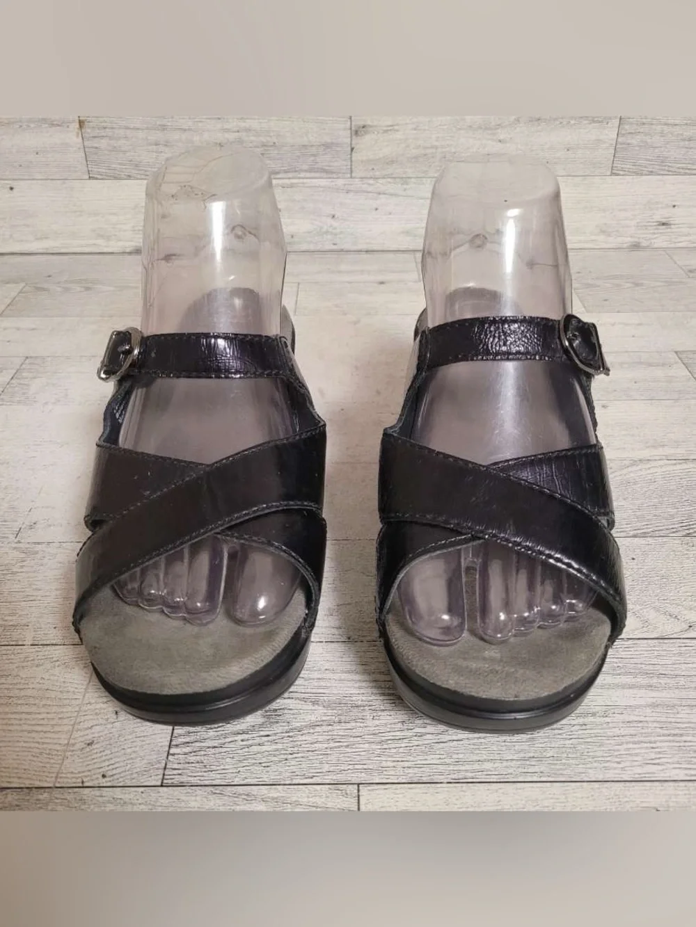 Dansko women’s sela